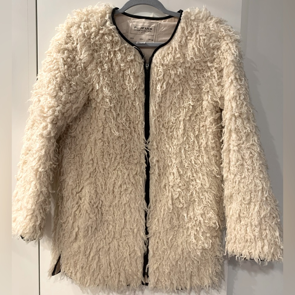 FC Jeans Creme Faux Fur Sherpa Teddy Zip Jacket Size 4